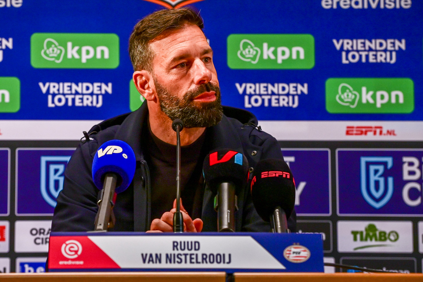 Ruud van Nistelrooij ziet dat PSV in Volendam ‘de hel’ voorkomt ‘Weet