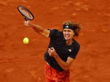 Alexander Zverev haalt jaar na dramatische aftocht op Roland Garros weer halve finale en treft Casper Ruud