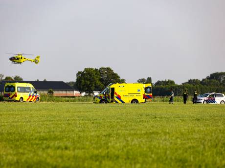 Parachutist raakt gewond na verkeerde landing op vliegveld Teuge