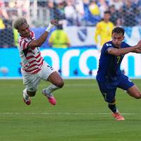 VS verslaat Bosnië en ontmoet België in 1/8e finales • Engeland wint van Congo dankzij twee late doelpunten van Kane