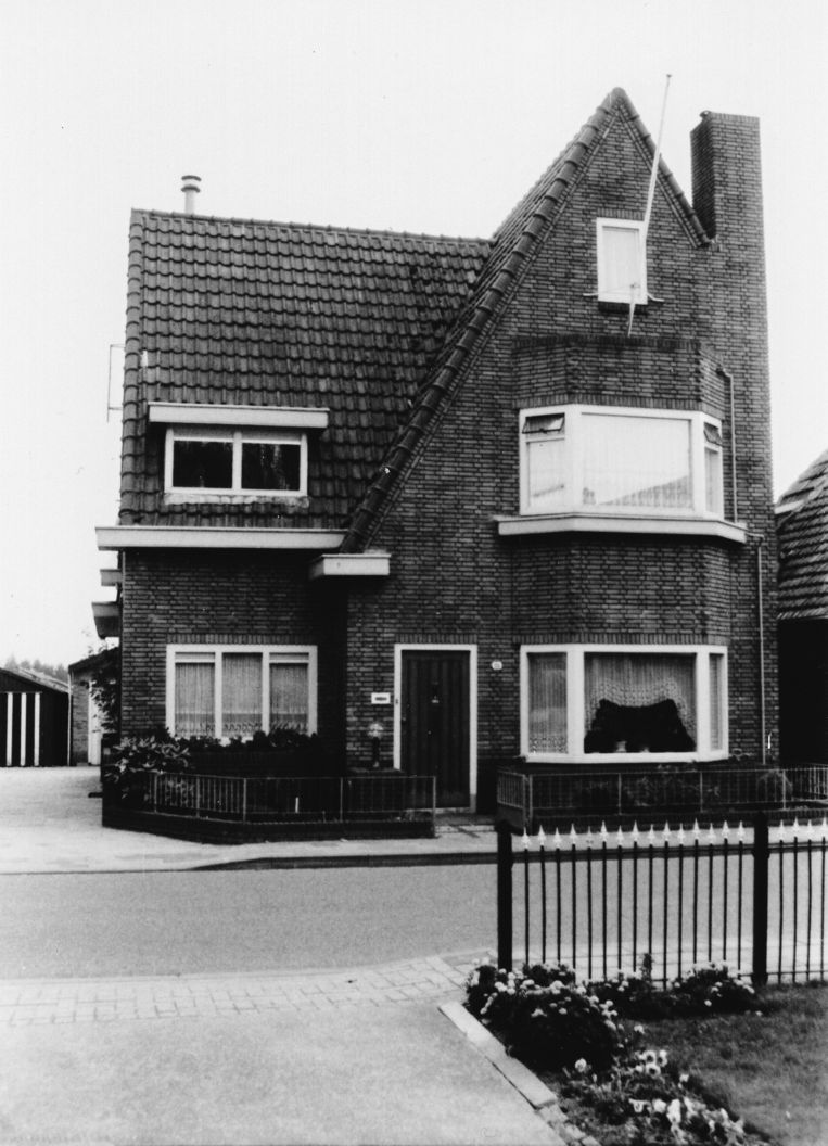 De burgemeesterswoning aan de Hoofdstraat Beeld RV