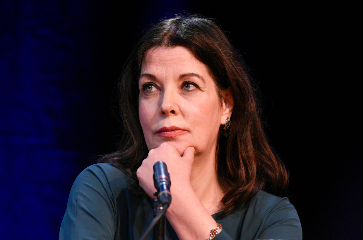 Manon Uphoff, auteur van 'Vallen is als vliegen'. Beeld Peter Hilz
