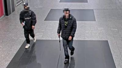 Twee verdachten geïdentificeerd die 22-jarige student in station Brussel-Zuid aanvielen met bijtend product