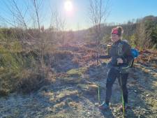 Monica Dekker uit Breda verbreekt record en ‘sprint’ 503 kilometer over het Pieterpad: ‘Dacht in Limburg zeehondjes te zien’