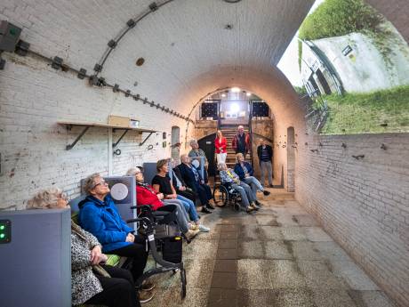 In een rolstoel tóch Fort Pannerden beleven: ‘Het is echt alsof je zelf door het fort wandelt’