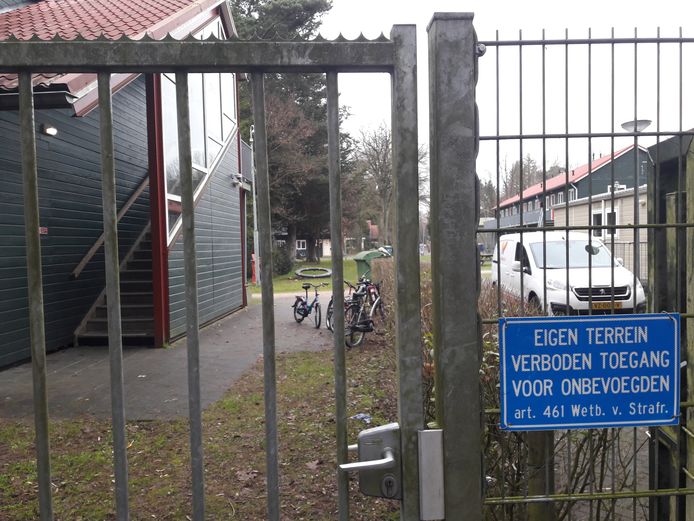 De poort van het azc Oisterwijk aan de kant van de Posthoornseweg