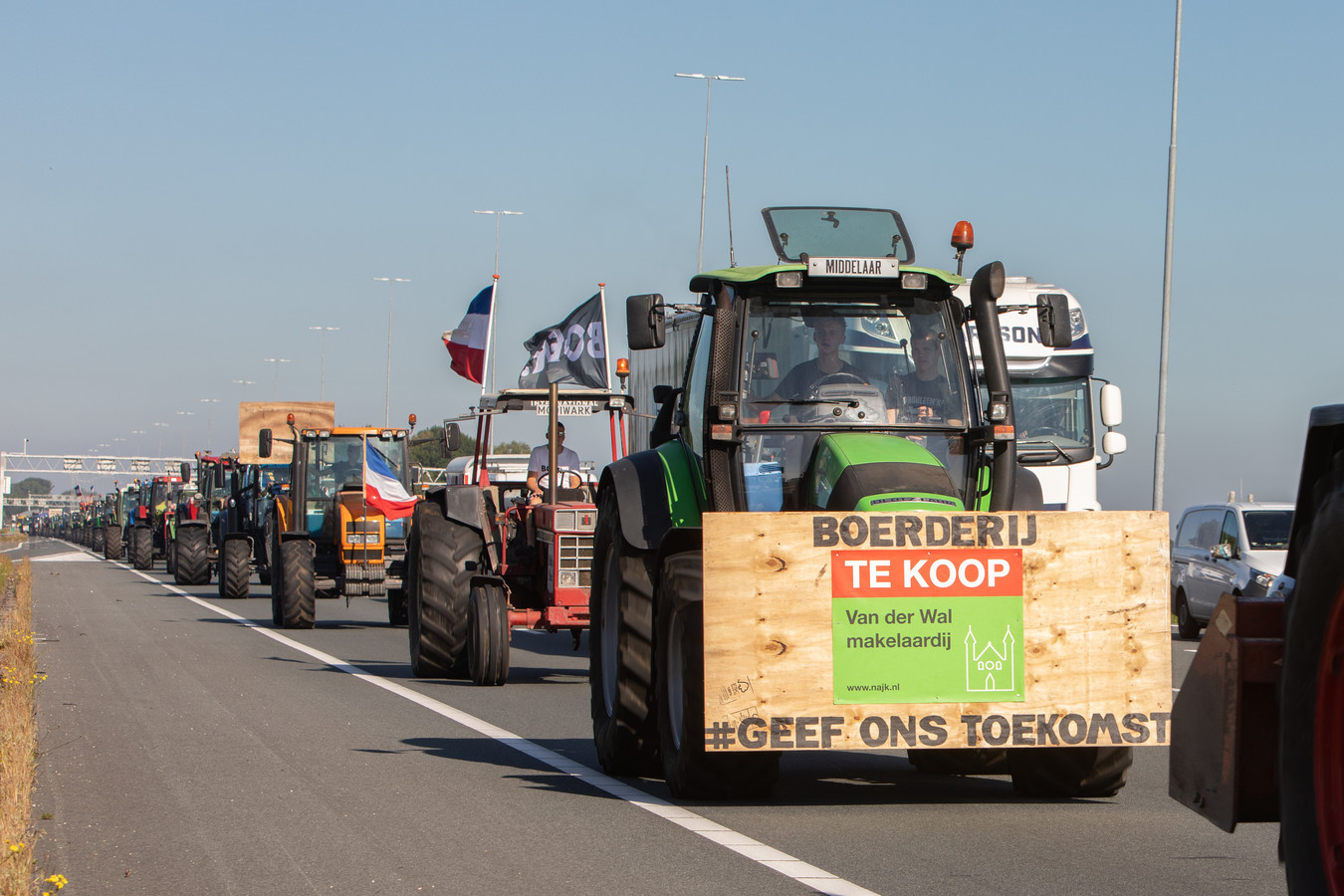 Boeren voerden afgelopen week in Stroe actie. Ook deze week zullen ze van zich laten horen met spontane acties.
