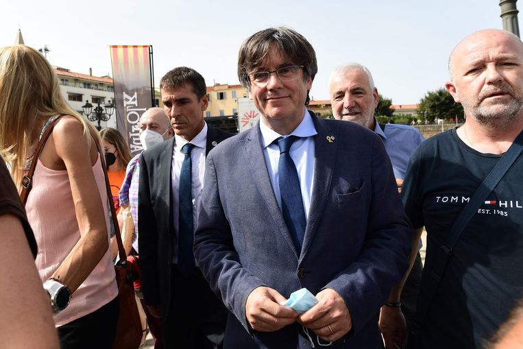 L’ex leader catalano Puigdemont è tornato a Bruxelles dopo essere stato arrestato in Italia