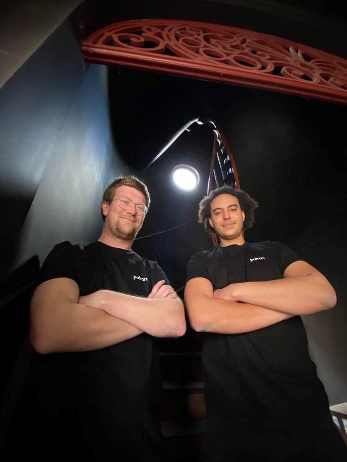 Henri De Roo (links) en Ibn Demanet op de trap van Patron. Hoe het interieur er uit ziet, blijft nog even een verrassing