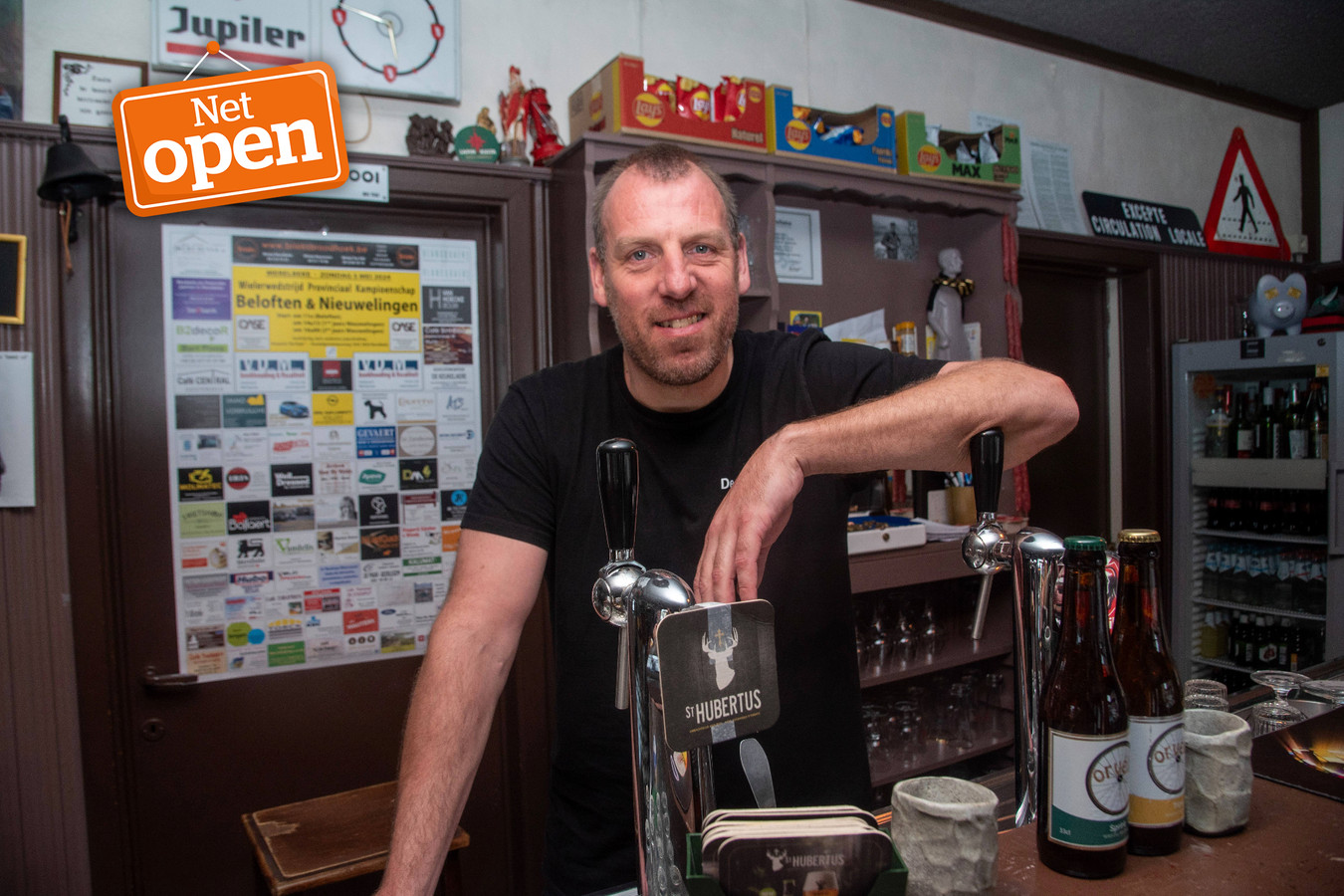 Tijs treedt in de voetsporen van mama Anita in Café Sint-Elooi en papa ...