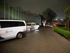 Veertig feestgangers aangehouden na coronafeest in Naaldwijk, 25-jarige gewond na verstoppoging