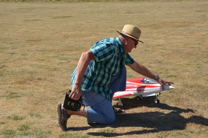 De fly-in van de 20-jarige modelluchtvaartclub 'The Little Wings’ uit Heldergem (Haaltert).