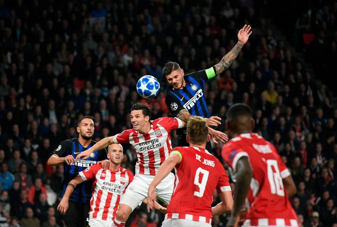 Na de winst van Internazionale bij PSV (1-2) moet PSV winnen om nog enig uitzicht op overwintering in de Champions League te houden.