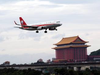 Chinees vliegtuig maakt noodlanding nadat cockpitraam breekt