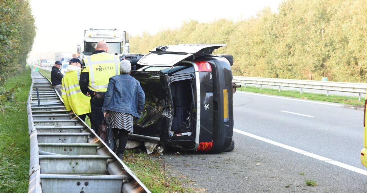 Ernstig ongeluk met drie autos op A32 bij Steenwijk.