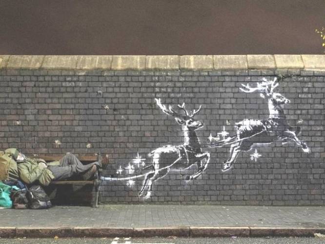 Nieuwe muurschildering van Banksy baadt in kerstsfeer en kaart probleem daklozen aan