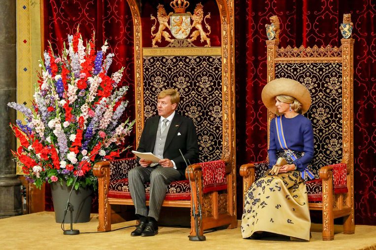 Koning Willem-Alexander leest, met aan zijn zijde koningin Maxima, de troonrede voor op Prinsjesdag aan leden van de Eerste en Tweede Kamer in de Ridderzaal. Beeld anp