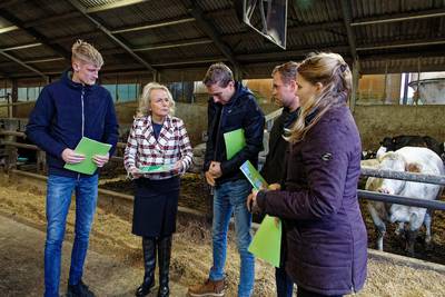 Uitkopen? Brabant moedigt jongeren tegelijk juist aan om boer te worden