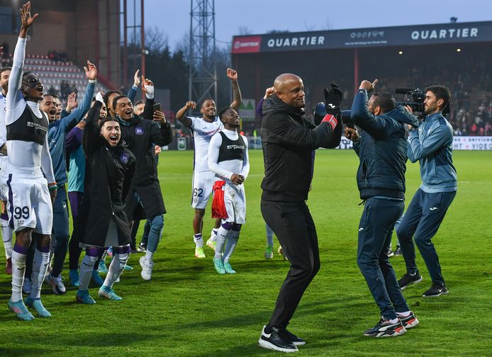 Kompany en Anderlecht vieren op Kortrijk.