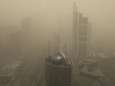 Zwaarste zandstorm in jaren en extreem hoge luchtvervuiling: verstikkende cocktail in Peking