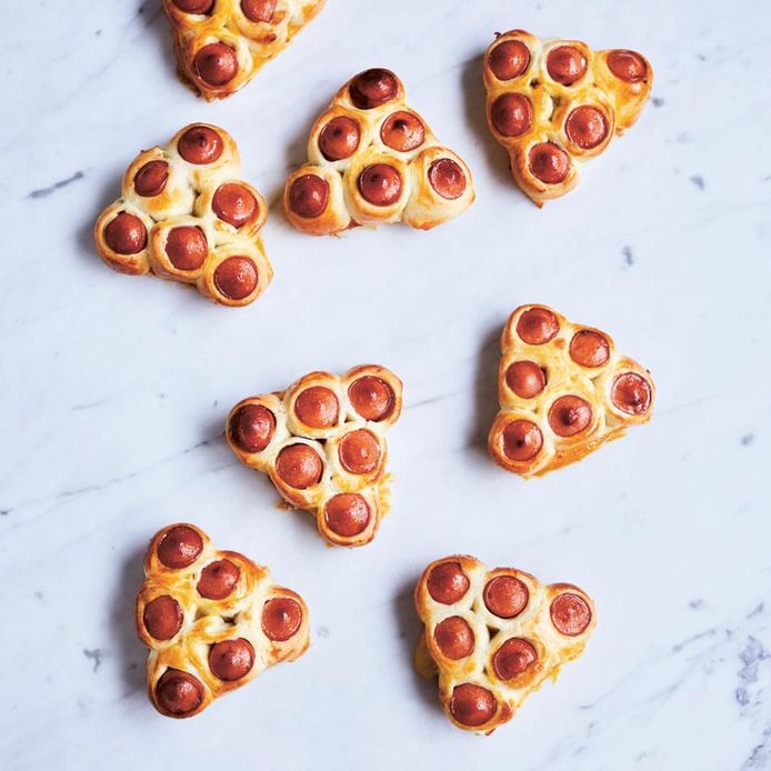 Worstenbroodje van Guillaume Marinette uit Pizzadeeg.