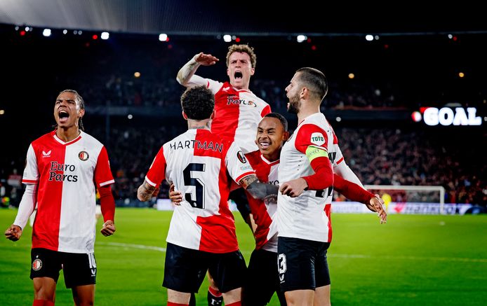 Feyenoord moet tegen AS Roma tevreden zijn met een gelijkspel