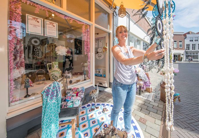 Esther van Koeveringe sluit binnen enkele dagen haar cadeauwinkel Essies Feel Good Atelier & Store in Goes.