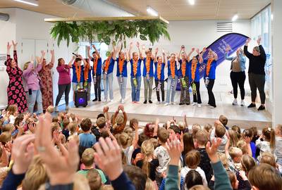 Jonge handbalkampioenen uit Wouw overladen met applaus: ‘Een dag die ik nóóit meer vergeet’