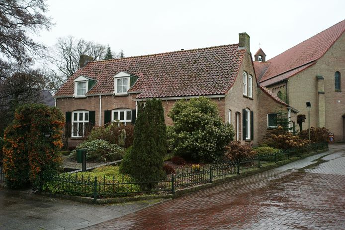 Beuningen snakt naar een kulturhus annex dorpshuis, maar heeft nog altijd geen geschikte locatie gevonden. De pastorie (foto) of een ruimte van de kerk zijn inmiddels afgevallen.