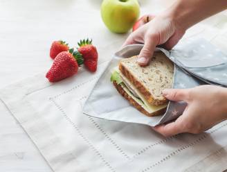 Hoeveel kan je jaarlijks besparen door zelf boterhammen te smeren in plaats van een lunch te kopen? Wij rekenen het uit