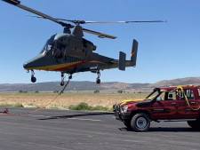 Youtuber laat ‘onverwoestbare’ auto van drie kilometer hoogte naar beneden storten 