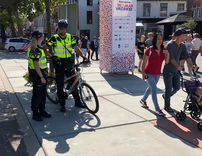 Er is veel politie aanwezig in Terneuzen.