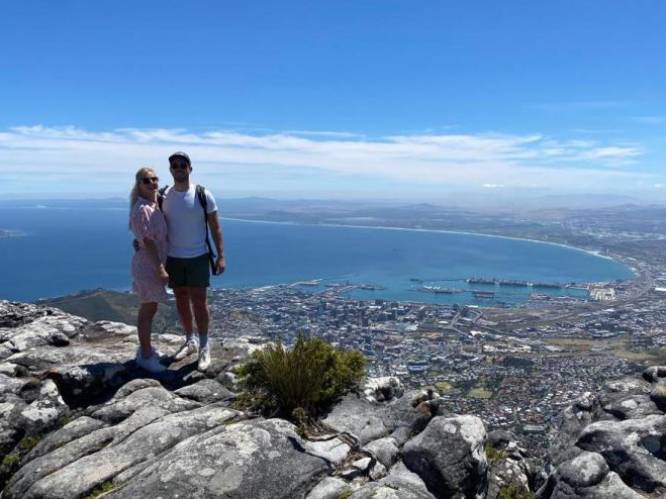 “Van de hemel naar de hel”: Louis (31) en Isabella (29) zitten al drie dagen vast in Schiphol na huwelijksreis in Zuid-Afrika