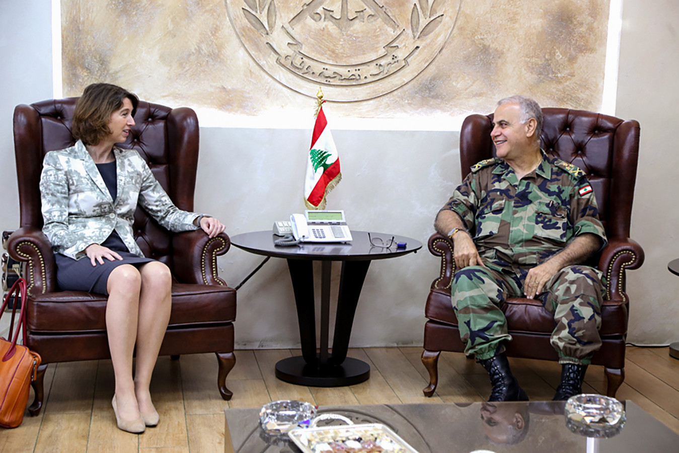 Hester Somsen in haar tijd als ambassadeur in Libanon: bij de Libanese legergeneraal Kahwagi, ontvangst van minister Lilianne Ploumen en minister Bert Koenders.