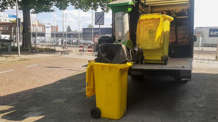 De planten en de apparatuur zijn ter plaatse vernietigd.