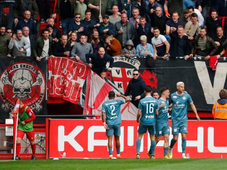Biergooiers bij duel tussen FC Twente en Sparta hangt stadionverbod boven het hoofd