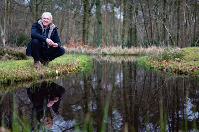 Wouter Helmer in zijn tuin in de Heilig Landstichting