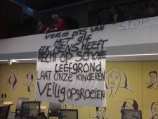 Arnhem ruimt vervuilde grondwal bij woonwagenkamp Presikhaaf op