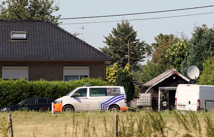 Het illegale slachthuis bevond zich achter een woning  aan de Lichtaartsesteenweg.