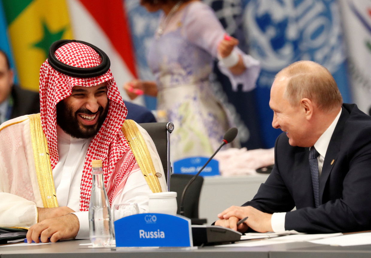 Mohammed bin Salman and Vladimir Putin at the G20 summit in November 2018.  Image by Kevin Lamarck/Reuters