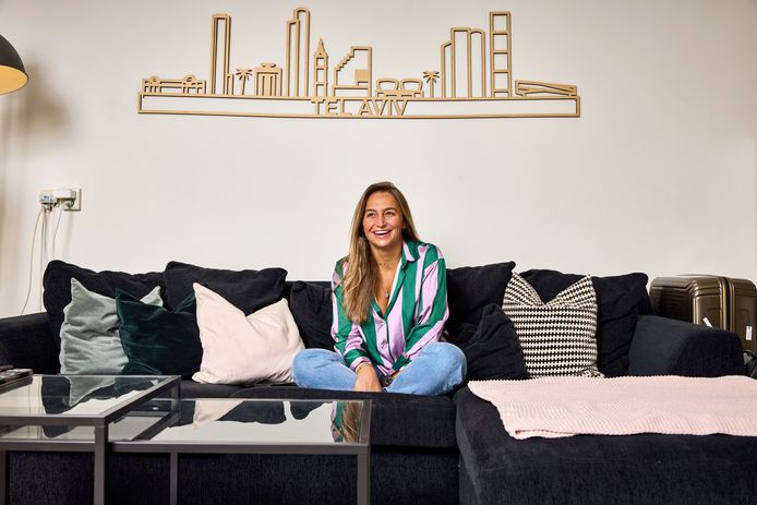 Binnenkijken bij Dana Yifrah in haar knusse en gezellige appartement in het Rotterdamse Kabouterdorp.