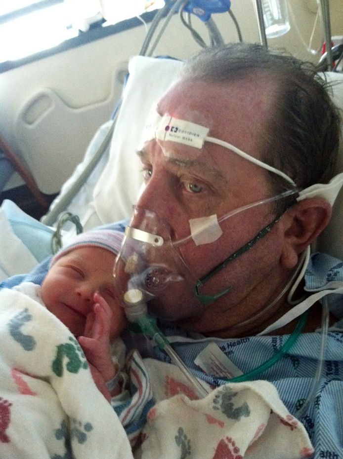 Bevalling Ingeleid Zodat Stervende Vader Baby Kan Zien Buitenland Ad Nl