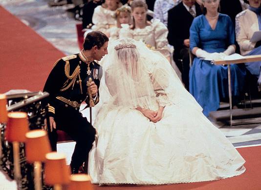 Charles en Diana tijdens hun huwelijk in St. Paul's Cathedral in Londen.