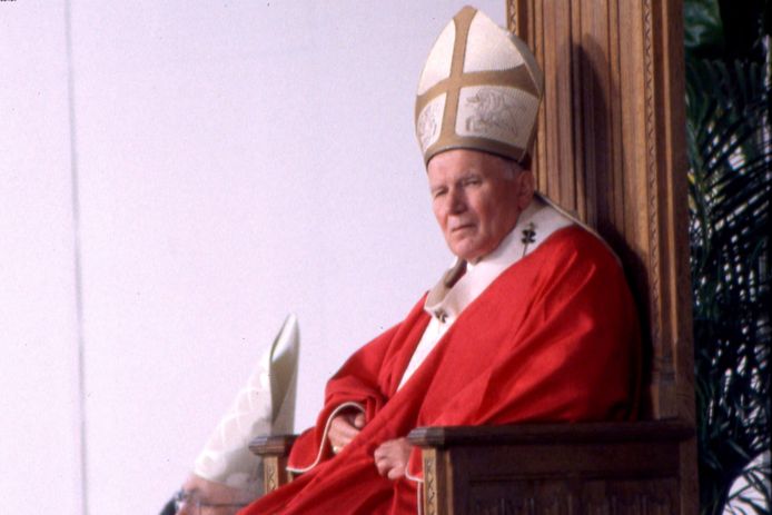Johannes Paulus II tijdens zijn bezoek aan Brussel in 1995