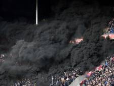 Kinderen in paniek na rookbommen tijdens PSV - Ajax: vijftien gewonden