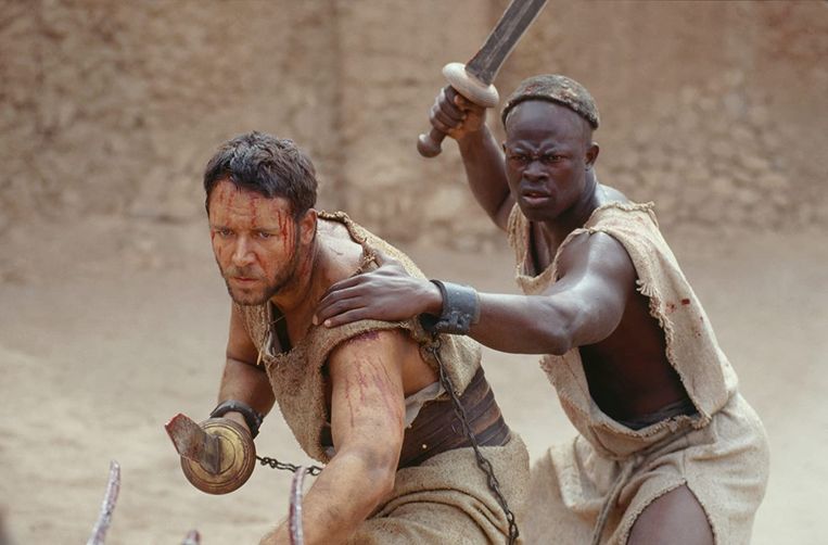 Russell Crowe en Djimon Hounsou in Gladiator van Ridley Scott. Beeld 