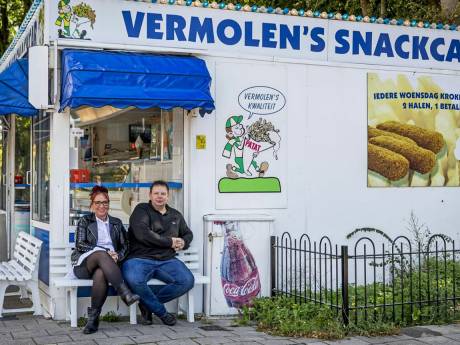 De snackcar van Fred en Rilana bestaat 40 jaar: 'Onze pindasaus maken we zelf van een familierecept'