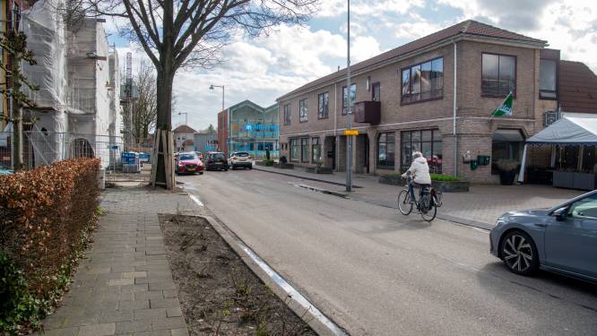 Dit winkelrijtje middenin Ugchelen moet weer bruisend worden: ‘De bedoeling is er iets moois van te maken’