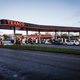 Staking bij Texaco- en Esso-tankstations aan de snelwegen op komst