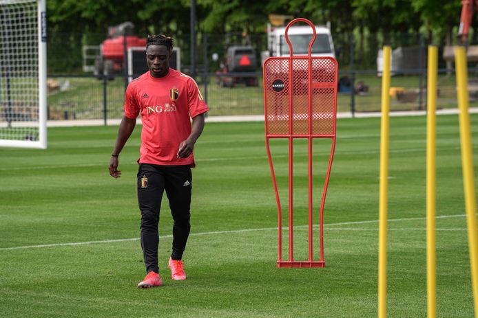 Jeremy Doku traint al in Tubeke... Rode Duivels...